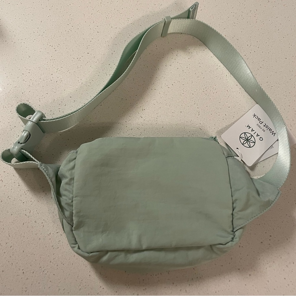 NWT • GAIAM Light Sage Green Belt Bag/ Waist Pack - Picture 10 of 14